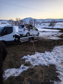 Hafif ticari araç takla attı; aynı aileden 4 kişi yaralandı