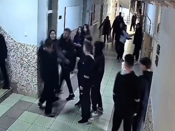 Milli halterciden, kız kardeşine akran zorbalığı yapan öğrenciye okulda şiddet