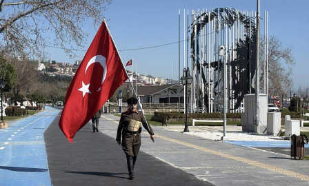 Şehitler için 8 yıldır İstanbul'dan Çanakkale'ye yürüyor