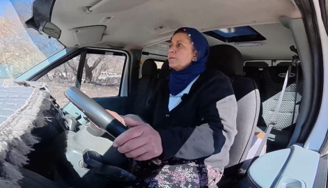 15 yıldır köydeki öğrencileri okullarına ulaştıran şoför Hanım: Kadınların yapmayacağı şey yoktur