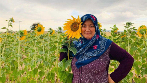 Yangında ölen kadın toprağa verildi, eşinin tedavisi sürüyor