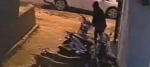 Son taksitini ödediği motosikleti çalındı, hırsızlık kamerada