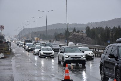 'Kilit kavşak' Kırıkkale'de, bayram yoğunluğu başladı