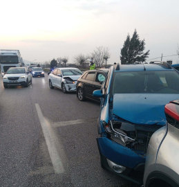 Manisa'da 4 otomobil çarpıştı; 7 yaralı