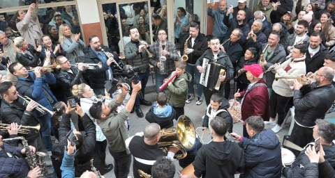 İzmir'de 'Arife Çalgısı' geleneği ile bayram coşkusu