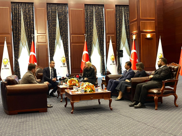 Siyasi partiler bayramlaştı (2)