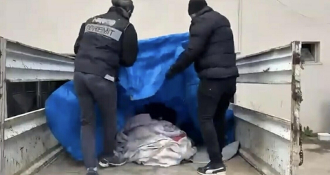 Balıkesir'de 42 bin 600 adet sentetik ecza hapı ele geçirildi