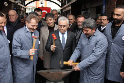 Sivas'ta yağmur altında 'Nevruz' kutlaması