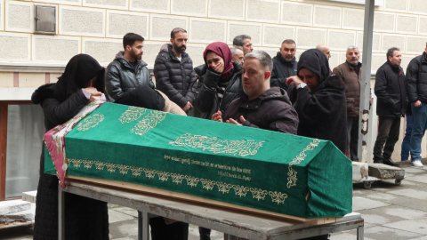 İstanbul - Fatih’te eşi tarafından öldürülen Semanur son yolculuğuna uğurlandı
