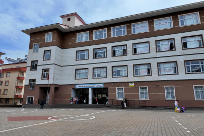 Sınıfta sıkılan spreyden etkilenen 6 öğrenci hastaneye kaldırıldı