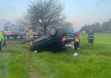Ttakla atan otomobilin sürücüsü öldü