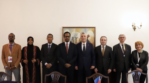 Bakan Bolat, Somalili mevkidaşı Hassan ile bir araya geldi