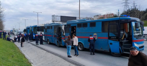 İstanbul- Bağcılar'da 4 cezaevi sevk aracı kaza yaptı; 6 jandarma yaralandı -3 / Ek fotoğraf