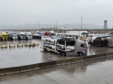 Orta Doğu’daki gerilime rağmen Habur Sınır Kapısı’nda ticaret trafiği kesintisiz sürüyor / Ek fotoğraflar