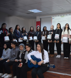 Liselilerden 'geri dönüşüm' orkestrası