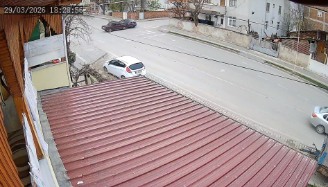 Tokat'ta 2 otomobilin çarpıştığı kaza kamerada; 2 yaralı