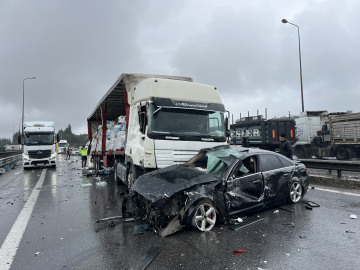 TEM’de 6 araç zincirleme kazaya karıştı: 3 yaralı