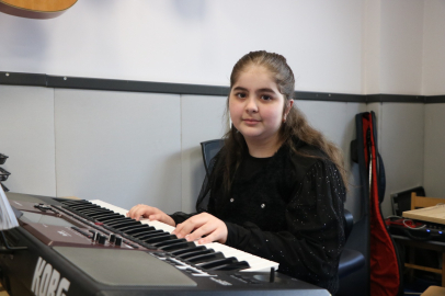 His kaybı ile sağ kolunu kullanamayan Zeynep, 2’nci kez hastalığını yendi