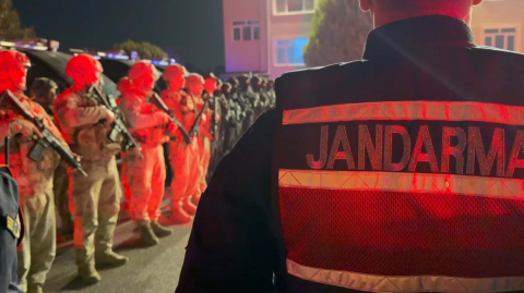 İzmir merkezli 3 ilde DEAŞ operasyonu: 9 gözaltı