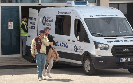 Otomobil ağaca çarptı: 2 ölü, 2 yaralı (2)