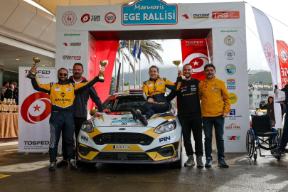 Türkiye'nin ilk engelli kadın ralli pilotu Kübra Denizci Keskin'den çifte derece