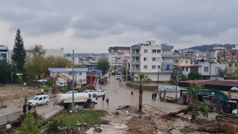 Kadirli'de 2 kişinin öldüğü sel felaketinin izleri siliniyor