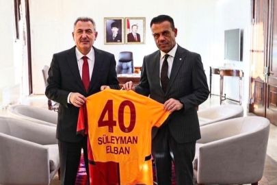 İş İnsanı Azaphan’dan İzmir Valisine Ziyaret