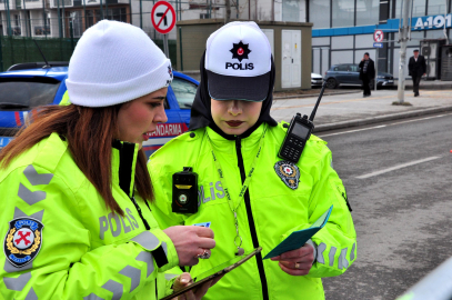 Kars trafiği, kadın polislere emanet / Ek fotoğraflar