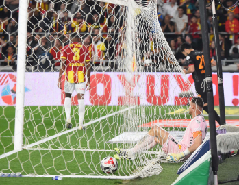 Göztepe'nin kalesi yıkıldı