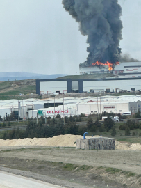 Ankara'da mobilya deposunda yangın