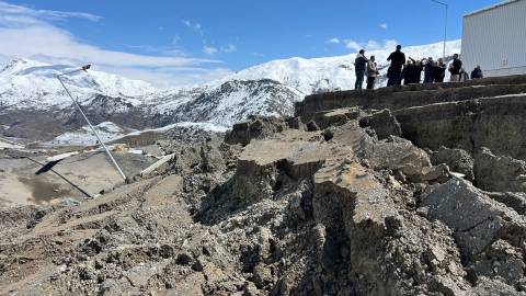 Hakkari'de katı atık tesisi, heyelanda büyük zarar gördü