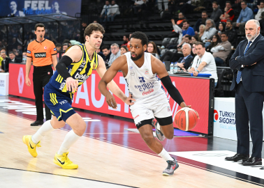 Anadolu Efes - Fenerbahçe Beko: 73-89