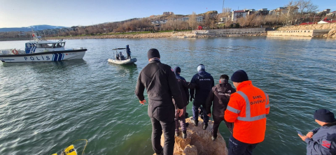 Van Gölü’nde kaybolan Boran Öner’in cansız bedeni bulundu
