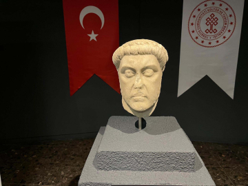 Smyrna Antik Kenti kökenli heykel başı, ABD'den Türkiye'ye iade edildi