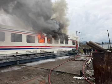 Tesiste üretilen vagon yandı