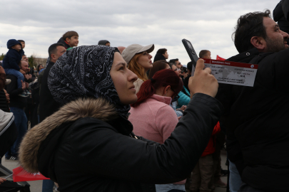Türkiye’nin ilk profesyonel kadın akrobasi pilotundan çocuklara özel gösteri / Ek Fotoğraflar