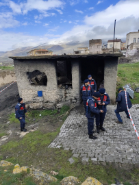 Tavanı çöken fırının enkazı altında kalan kadın öldü