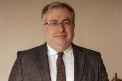 Eski sporcu, eski kulüp yöneticisi ve spor hukukçusu Av. Hüseyin Karaahmetoğlu’ndan gündem yaratacak açıklamalarda bulundu. 