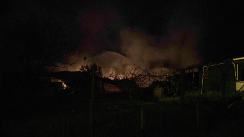 Samsun’da paletlerin olduğu meyve deposunda yangın (2)
