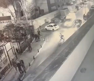 Fatih'te motosikletlinin öldüğü kazanın yeni görüntüleri ortaya çıktı; ambulans şoförü tutukladı