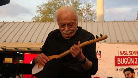 Müzisyen Cahit Berkay, Bursa’da konser verdi