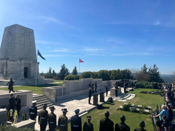 Anzak askerler Gelibolu'da 'Şafak Ayini' ile anıldı (4)