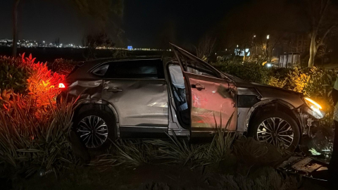 Fatih’te takla atan otomobil parka savruldu: 1 yaralı