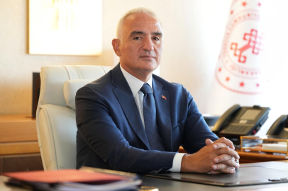 KOLEZYUM’DA TROYA RÜZGARI! 221 ESERLE TARİH DÜNYA SAHNESİNDE