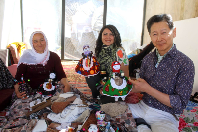 Japon sanatçı, 12 bin 500 kilometreden bez bebek tutkusu için Kayseri’ye geldi