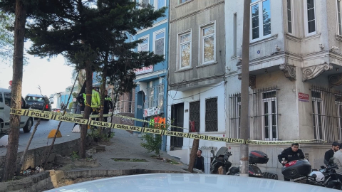 Beyoğlu'nda bir kişi evinde ölü bulundu