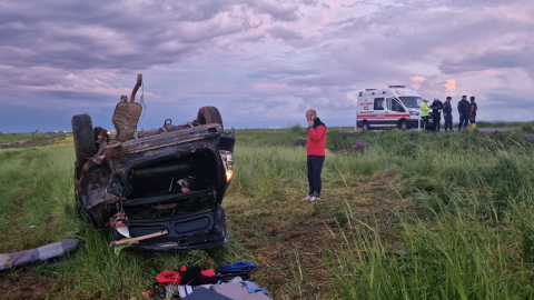 Diyarbakır'da tarlaya savrulan otomobildeki 7'si çocuk 11 kişi yaralandı