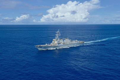 CENTCOM'dan abluka açıklaması: İhlal etmeye çalışan 42'nci ticari gemi geri döndürüldü