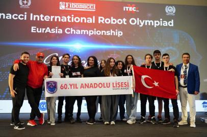 Akran eğitimiyle kurulan lise robotik takımı, Dünya Şampiyonası'nda