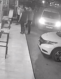 Yalova'da 6 kişinin yaralandığı silahlı kavga kamerada